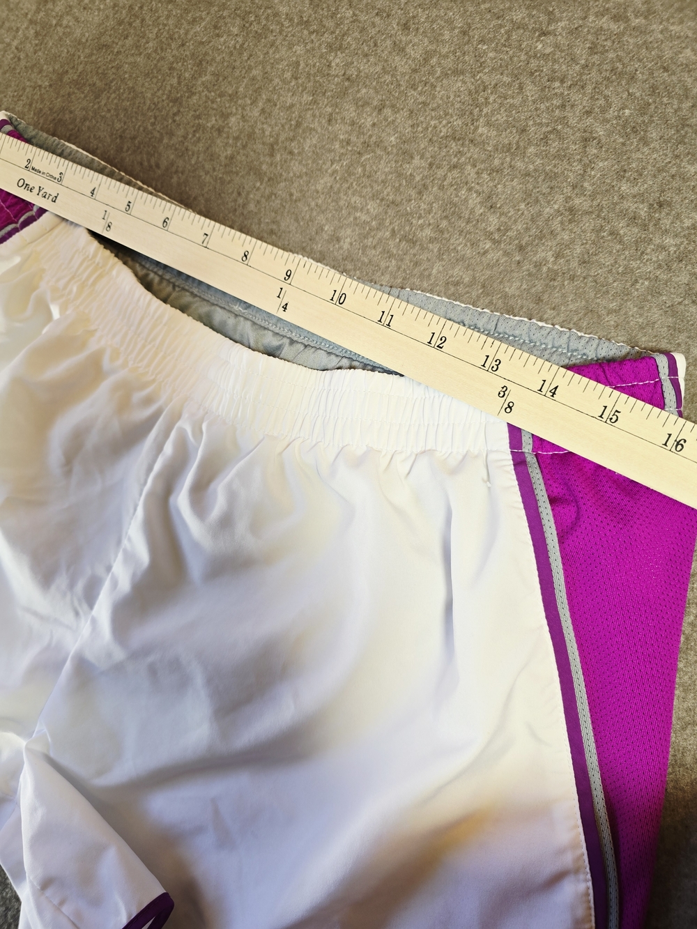 Nike Women’s DRI-FIT White & Purple Running Shorts Womens XL - Picture 14 of 15